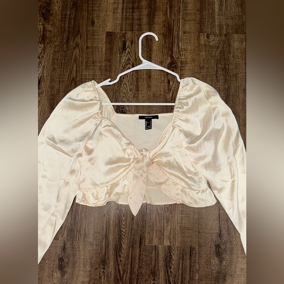 ❤️Forever 21 size small blouse- never worn and in excellent condition❤️ - Picture 2 of 6